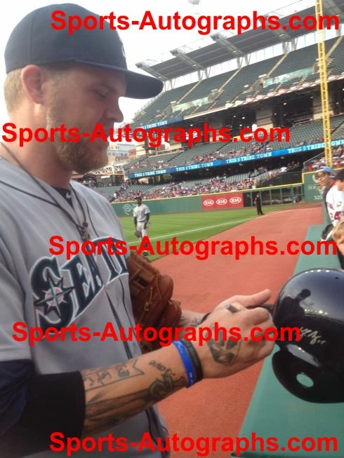 Sports-Autographs Seattle Mariners 2014 Signed Autographed MLB Replica Batting Helmet - Kyle Seager 10 Sports-Autographs Seattle Mariners 2014 Signed Autographed MLB Replica Batting Helmet - Kyle Seager - Image 8